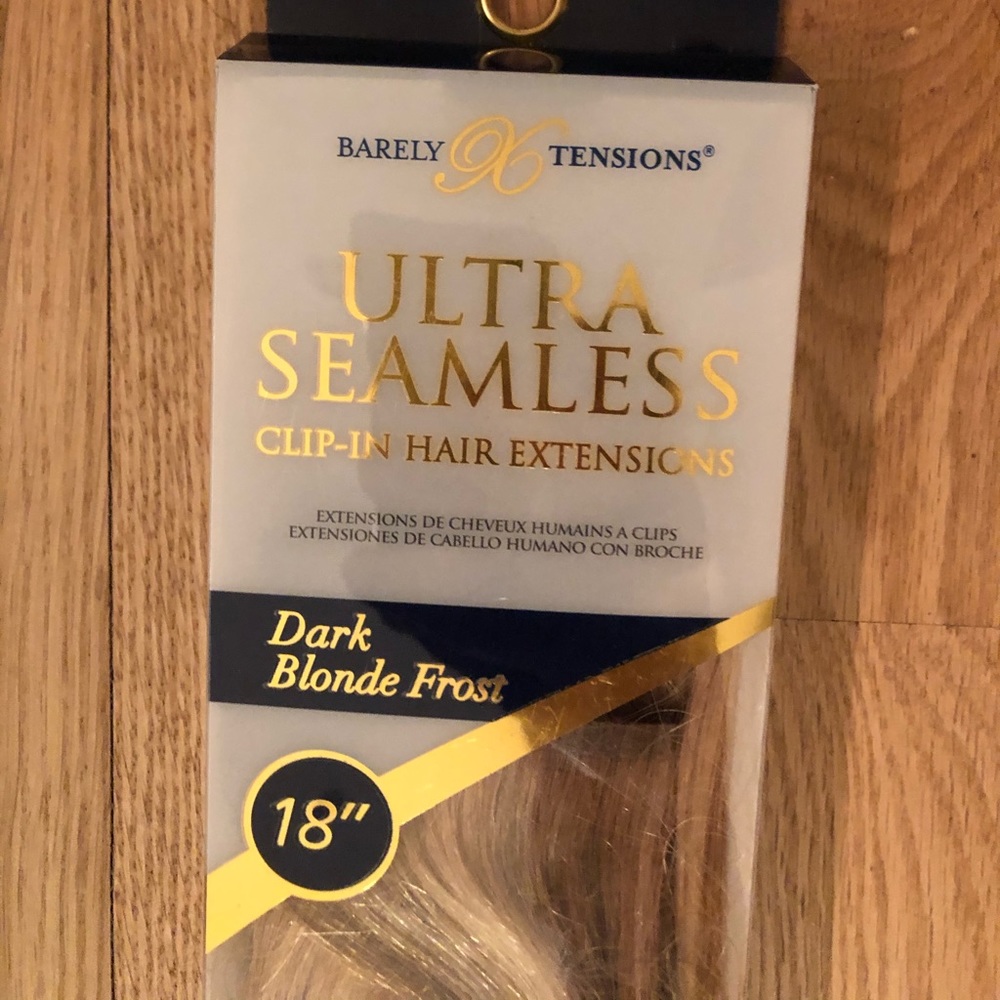 Blonde hair extensions clip in